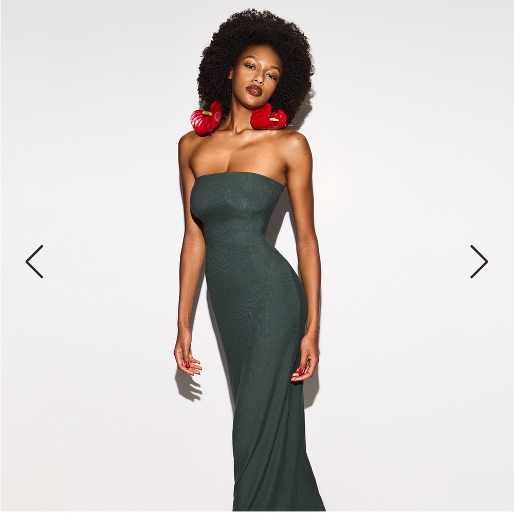 SOFT LOUNGE TUBE DRESS
DEEP SEA